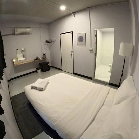 X Go Inn Bts Ari Bangkok Exterior foto